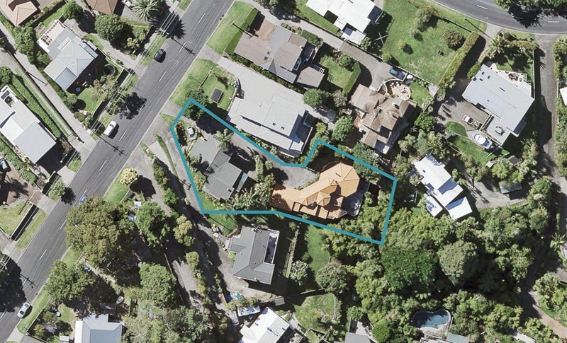 1/84 Kowhai Road, Campbells Bay, Auckland - Carousel 1