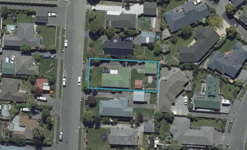 8 Grimseys Road, Redwood, Christchurch - Carousel 1