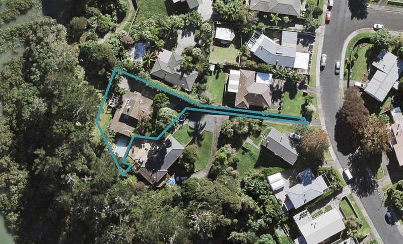 66 Paragon Avenue, Beach Haven, Auckland - Carousel 1