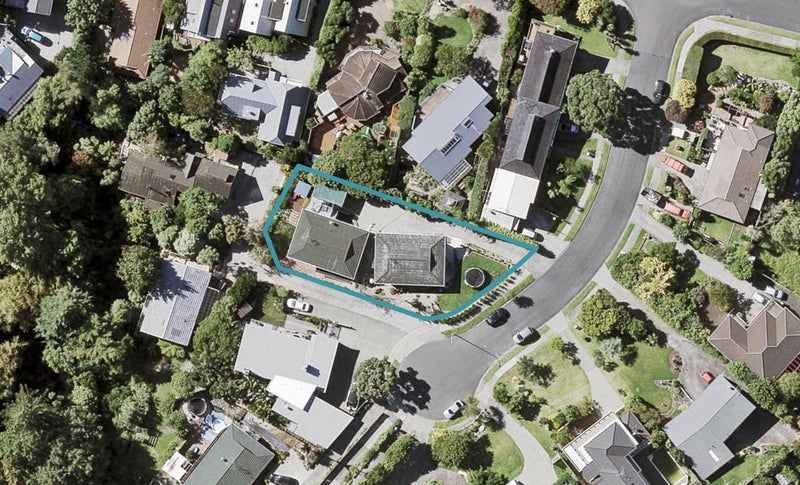 1/3 Nickleby Place, Mellons Bay, Auckland - Carousel 1