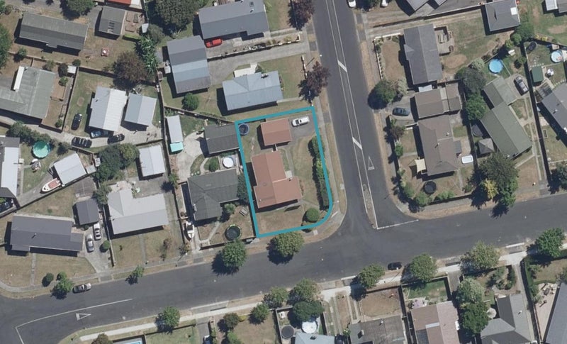 1 Ashurst Avenue, Pukete, Hamilton - Carousel 1