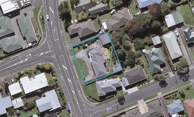 211 Mangorei Road, Merrilands, New Plymouth - Carousel 1