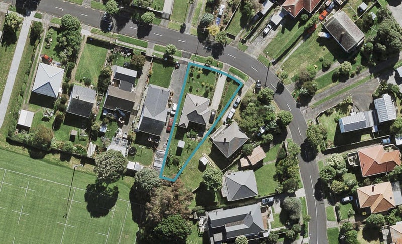 31 Fearon Avenue, Mount Roskill, Auckland - Carousel 1