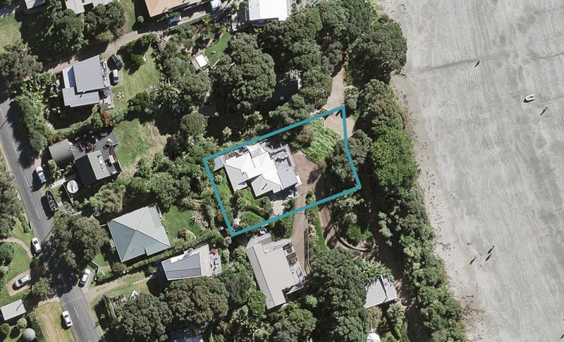 56 Beach Parade, Oneroa, Waiheke Island - Carousel 1