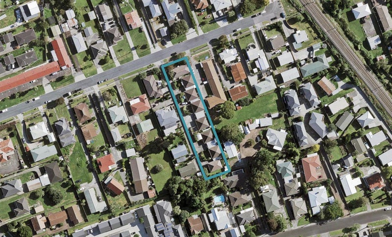 2/25 Waterview Road West, Takanini, Auckland - Carousel 1