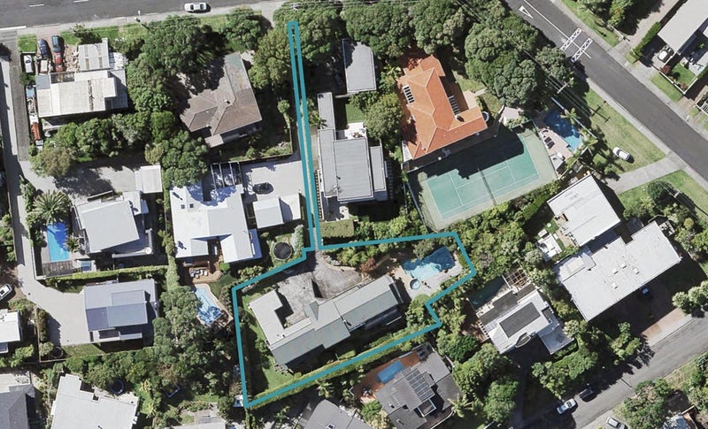 29 Castor Bay Road, Castor Bay, Auckland - Carousel 1