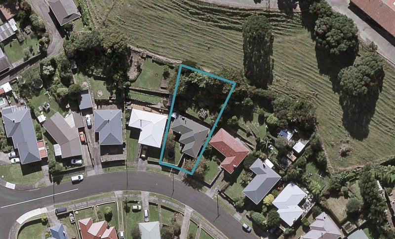 9 Clearmont Crescent, Blagdon, New Plymouth - Carousel 1