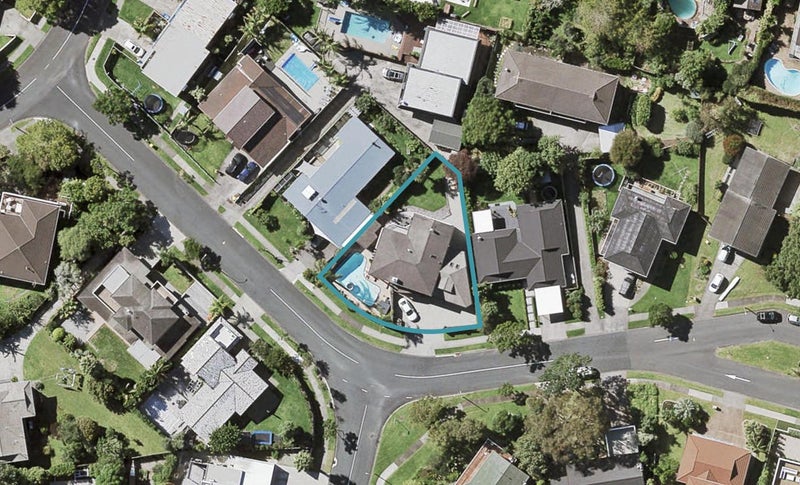10 Andrea Place, Sunnyhills, Auckland - Carousel 1