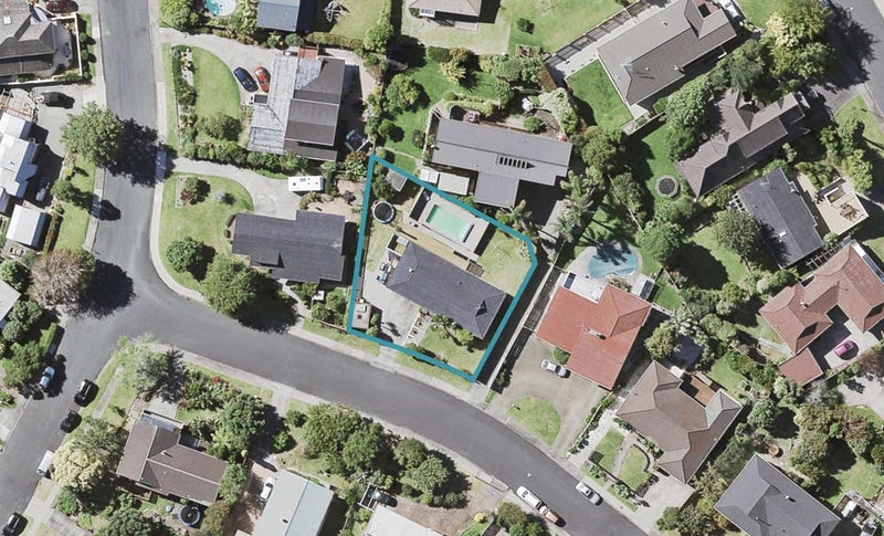25 Paisley Street, Mellons Bay, Auckland - Carousel 1