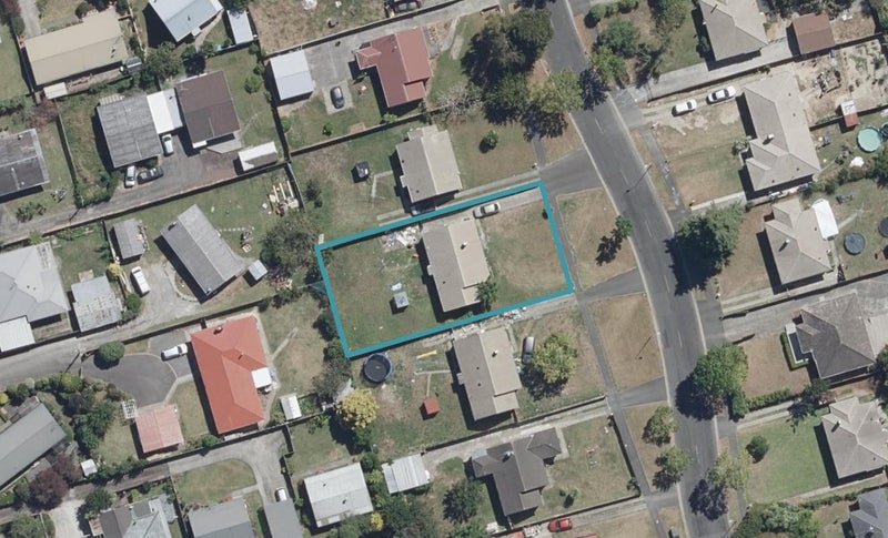 45 Sare Crescent, Fairfield, Hamilton - Carousel 1