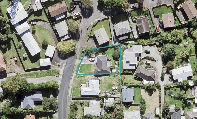 29 Trojan Crescent, New Lynn, Auckland - Carousel 1