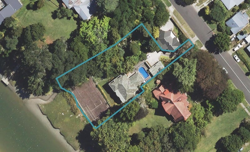 118 Stout Street, Whataupoko, Gisborne - Carousel 1