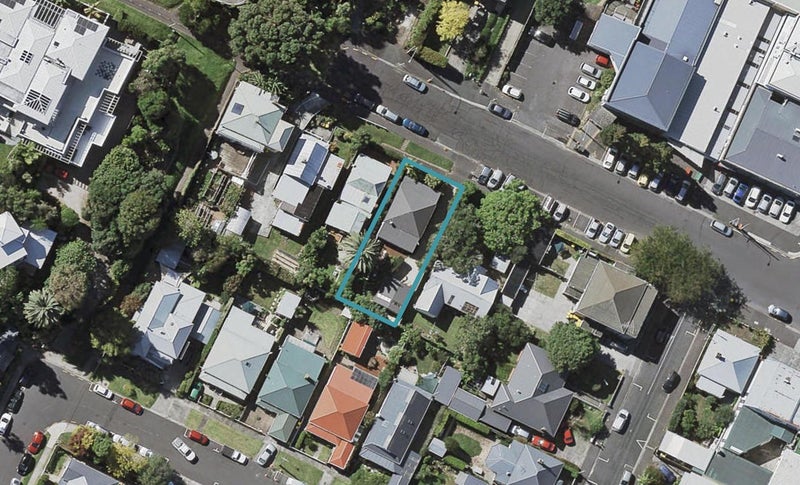 27 Clarence Street, Devonport, Auckland - Carousel 1