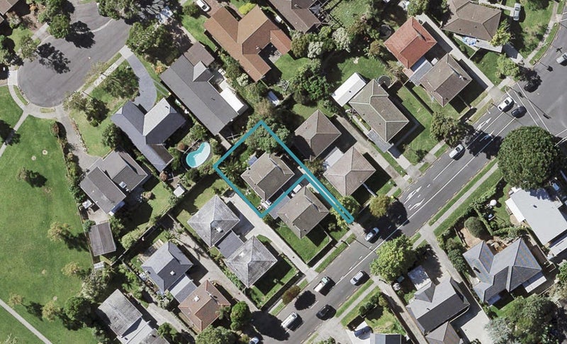 9 Fortunes Road, Half Moon Bay, Auckland - Carousel 1