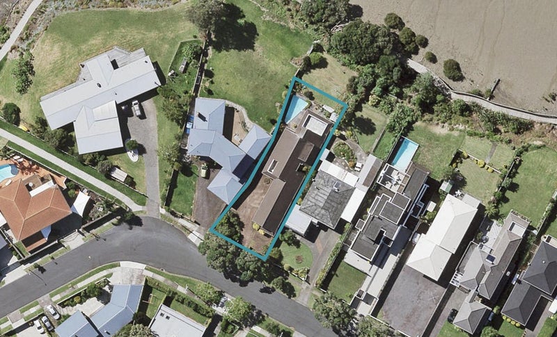31 Riverlea Avenue, Pakuranga, Auckland - Carousel 1