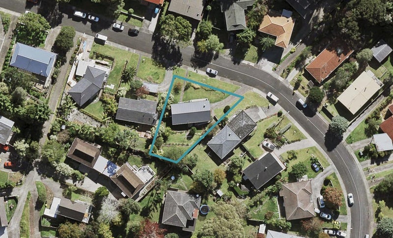 62 Ayton Drive, Totara Vale, Auckland - Carousel 1