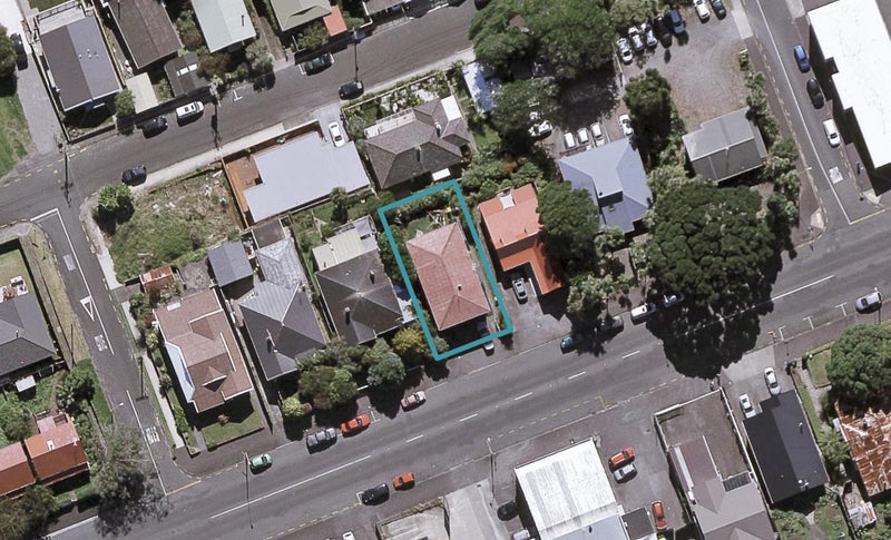 224 Devon Street West, New Plymouth, New Plymouth - Carousel 1