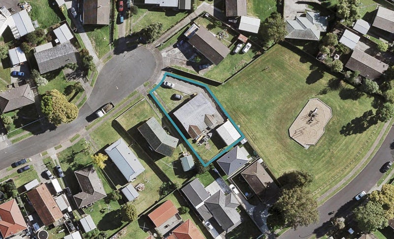 27 Gambare Place, Wattle Downs, Auckland - Carousel 1