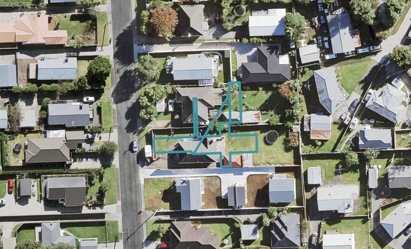 9/5 Hikurangi Street, Te Atatu Peninsula, Auckland - Carousel 1