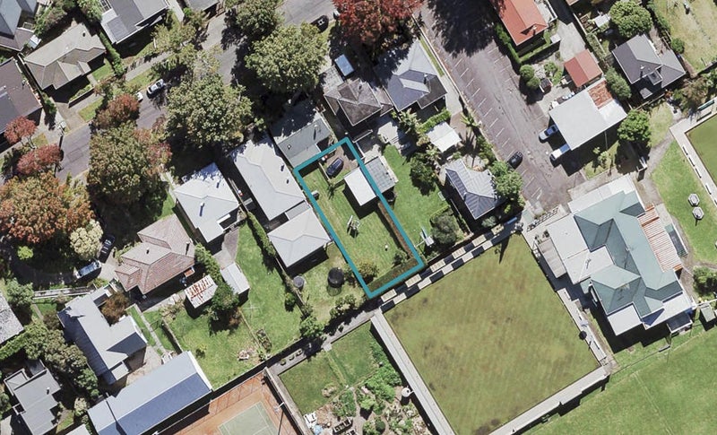 19A Dignan Street, Point Chevalier, Auckland - Carousel 1