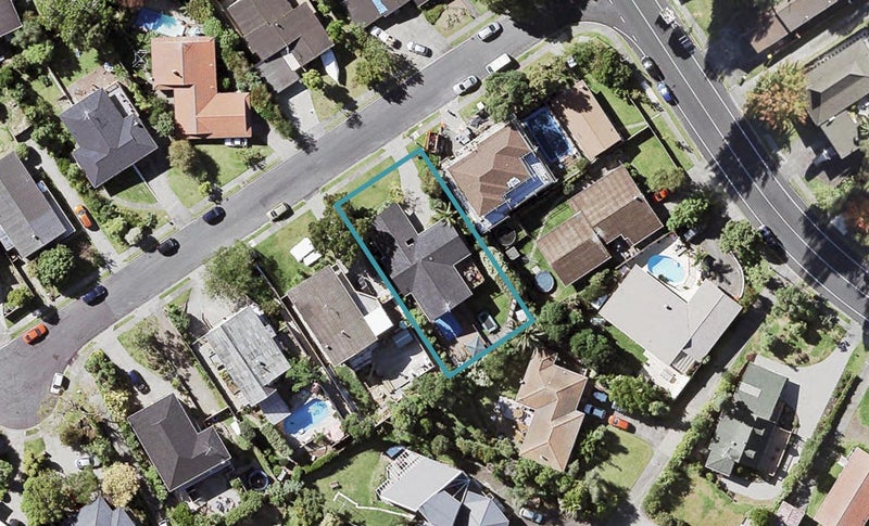4 Valdese Rise, Browns Bay, Auckland - Carousel 1