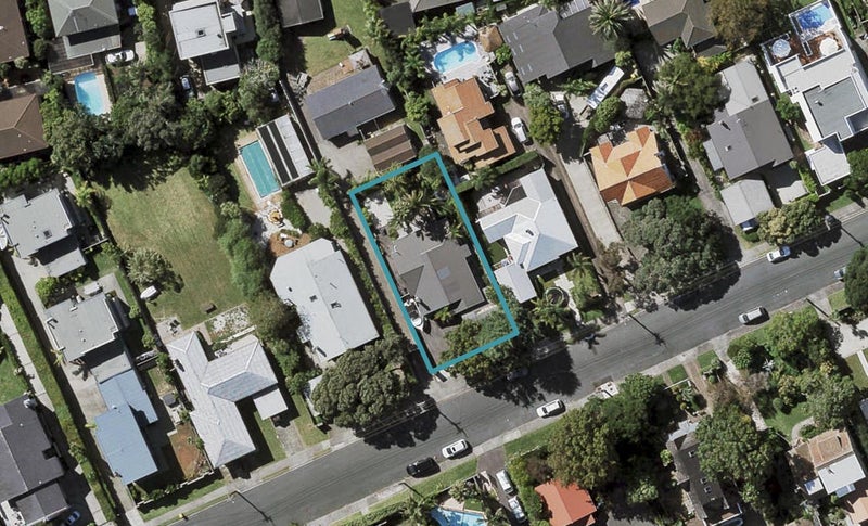 10 Norwood Road, Bayswater, Auckland - Carousel 1