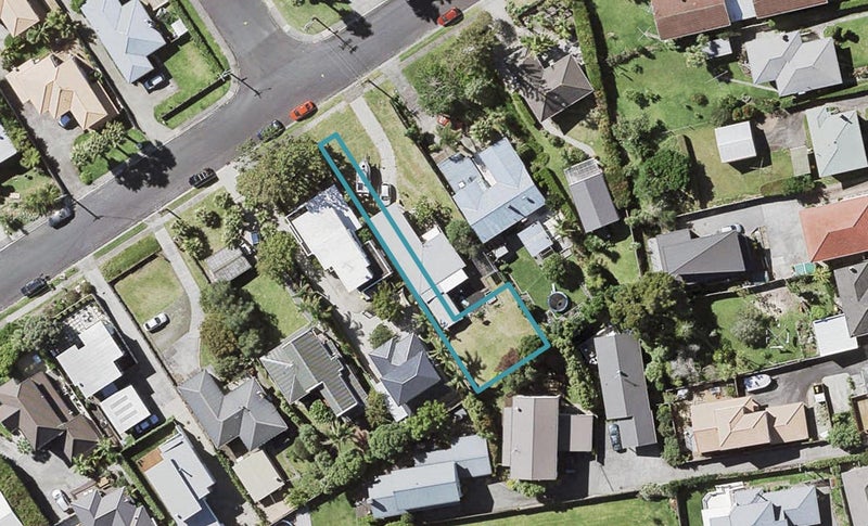 6D Kenmure Avenue, Forrest Hill, Auckland - Carousel 1