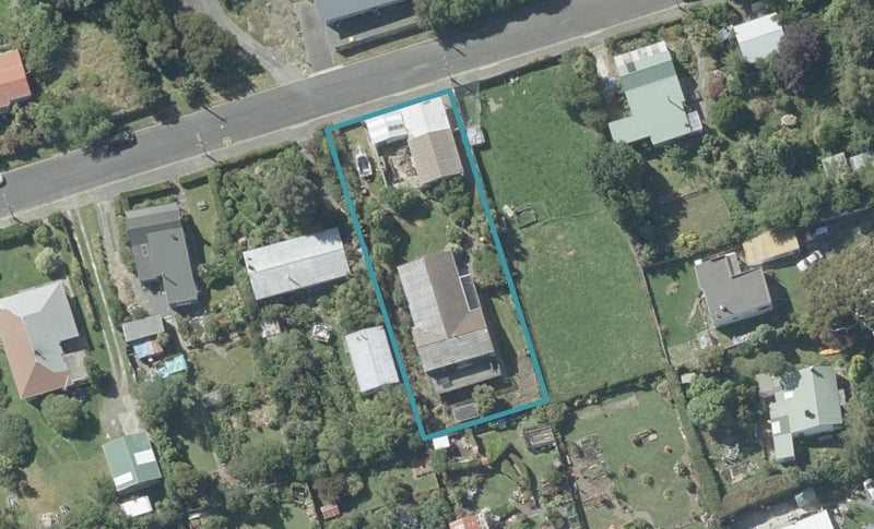 12 Matai Street, Ravensbourne, Dunedin - Carousel 1