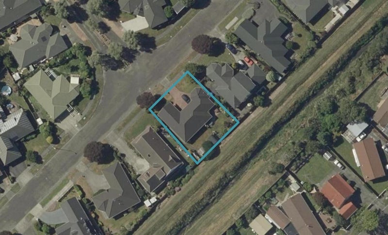 18 Caroline Crescent, Highbury, Palmerston North - Carousel 1