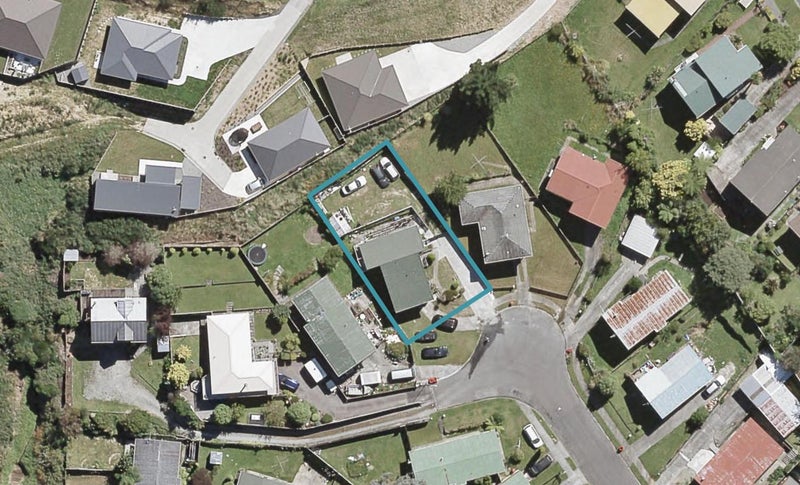 32 Blueberry Grove, Timberlea, Upper Hutt - Carousel 1