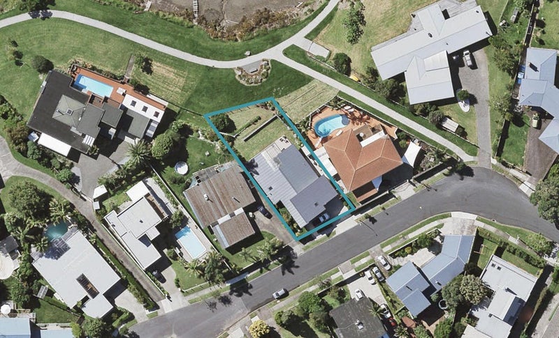 39 Riverlea Avenue, Pakuranga, Auckland - Carousel 1
