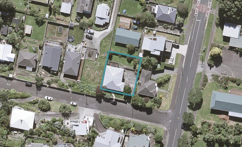 4 Weston Street, Moturoa, New Plymouth - Carousel 1