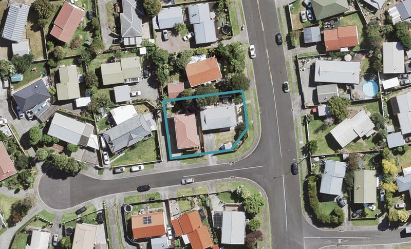 9 Marinich Drive, Ranui, Auckland - Carousel 1