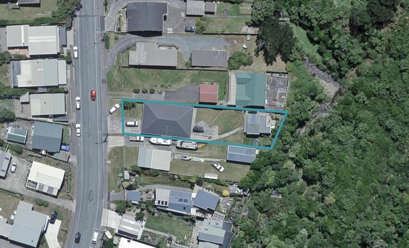44 Happy Valley Road, Owhiro Bay, Wellington - Carousel 1