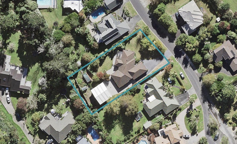 71 Waipuia Place, Greenhithe, Auckland - Carousel 1
