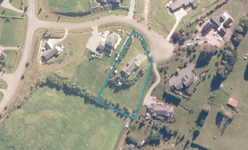 44 Lomond Grove, Taupo - Carousel 1