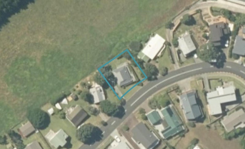 136 Bambury Place, Onemana, Whangamatā - Carousel 1