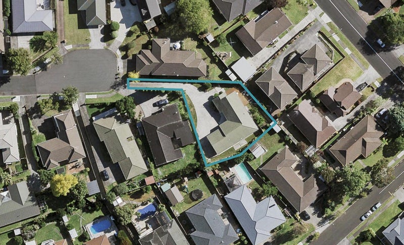 31 Len Garlick Place, Pahurehure, Papakura - Carousel 1