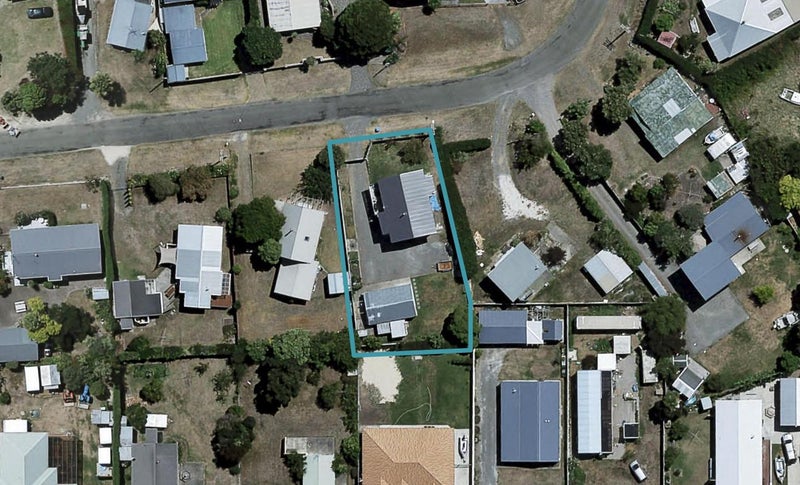 10 Gillies Crescent, Waimarama, Havelock North - Carousel 1