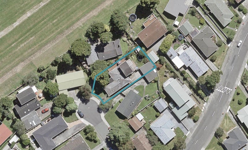 6 Bailey Grove, Trentham, Upper Hutt - Carousel 1
