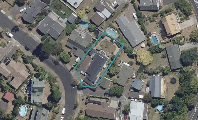 9 Ngaio Place, Pukete, Hamilton - Carousel 1