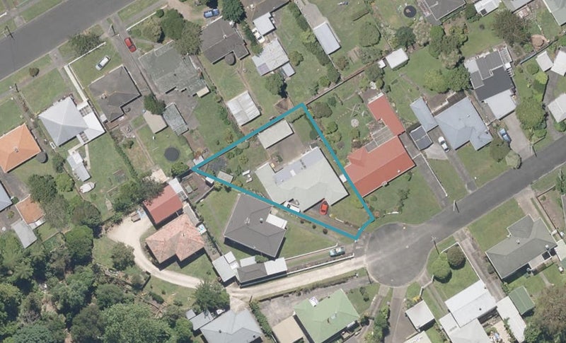 6 Glandwr Crescent, Whanganui East, Whanganui - Carousel 1
