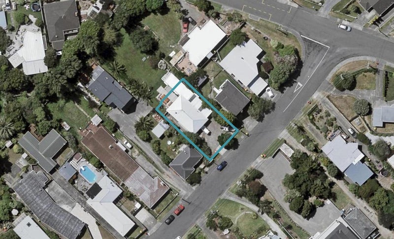 11 Frederick Street, Paraparaumu Beach, Paraparaumu - Carousel 1