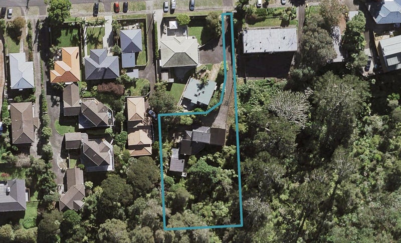 19 Waratah Street, Birkenhead, Auckland - Carousel 1