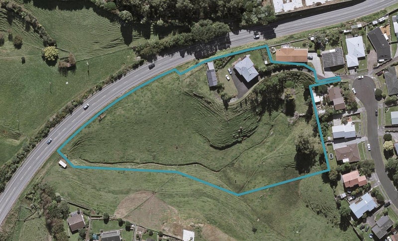 17B Bronte Place, Whalers Gate, New Plymouth - Carousel 1