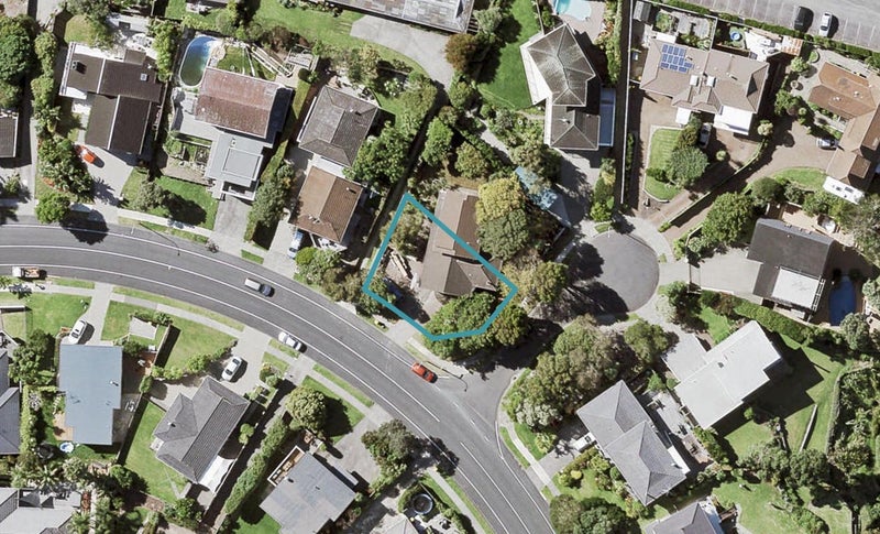 32 Clovelly Road, Bucklands Beach, Auckland - Carousel 1