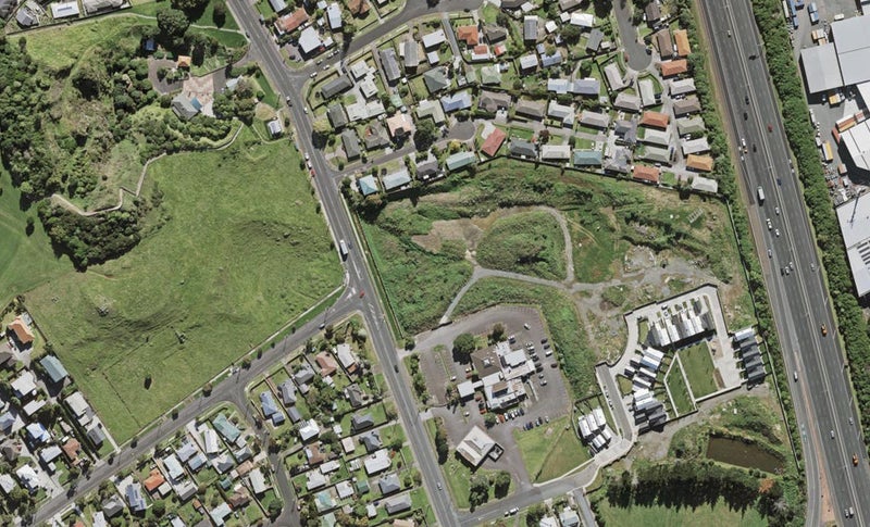 10 Huri Street, Mangere Bridge, Auckland - Carousel 1