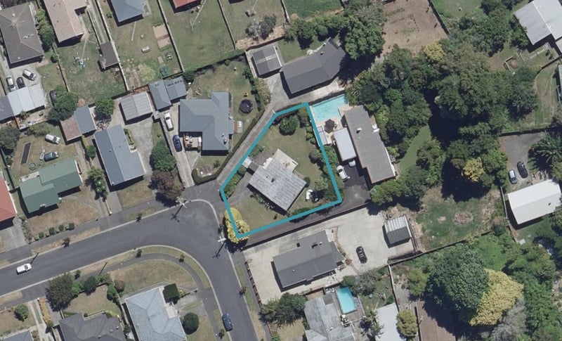 25 Springfield Crescent, Enderley, Hamilton - Carousel 1