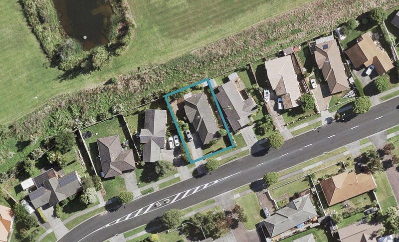 102 Riverton Drive, Randwick Park, Auckland - Carousel 1