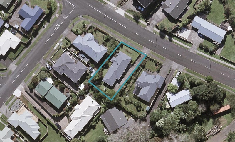 50 Poplar Grove, Whalers Gate, New Plymouth - Carousel 1